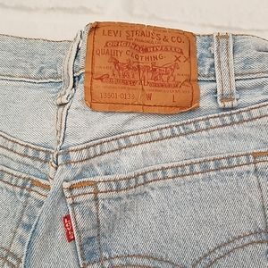 Vintage High Waisted Button Fly Levi's 13501.